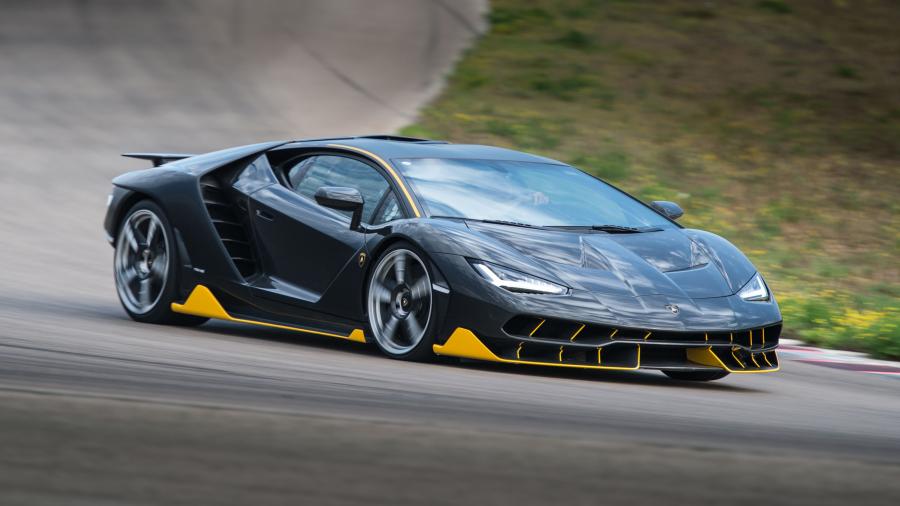  Lamborghini Centenario LP770-4 2016 года  (фото 16 из 61)